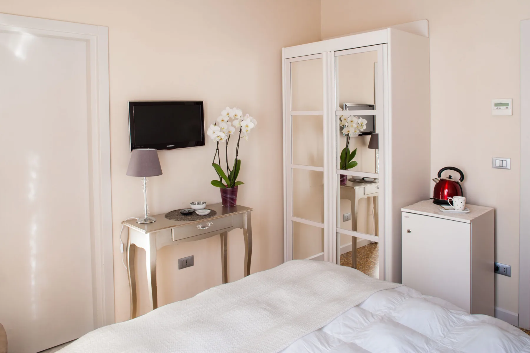 Single room detail