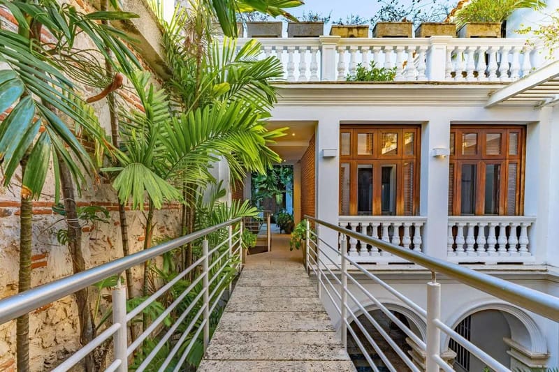 Modern 3BR w/ Rooftop Jacuzzi Cartagena