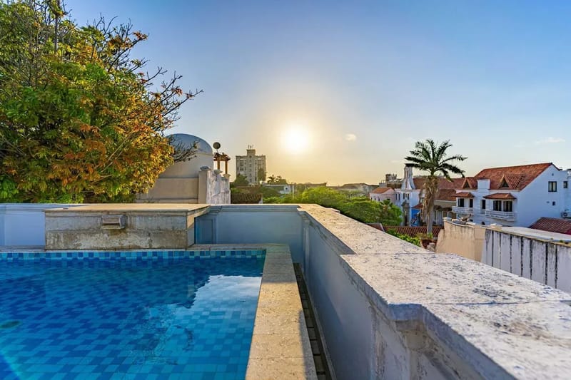 Modern 3BR w/ Rooftop Jacuzzi Cartagena