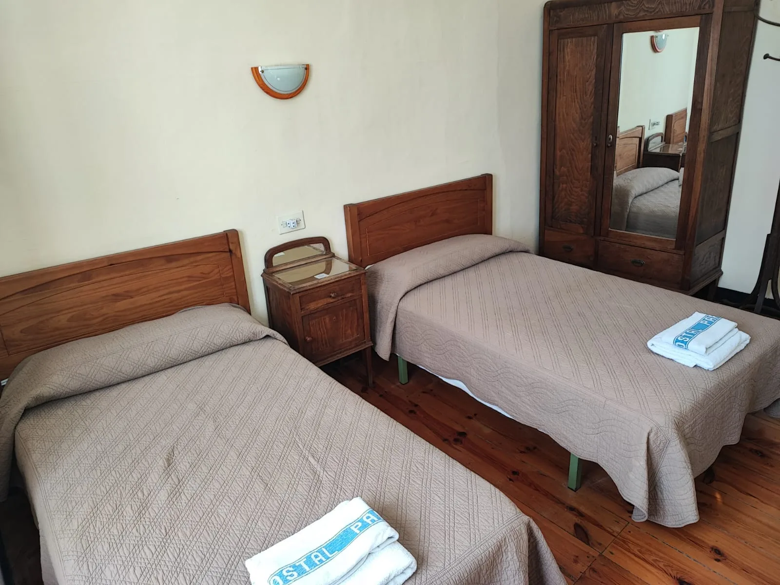 Hostal París