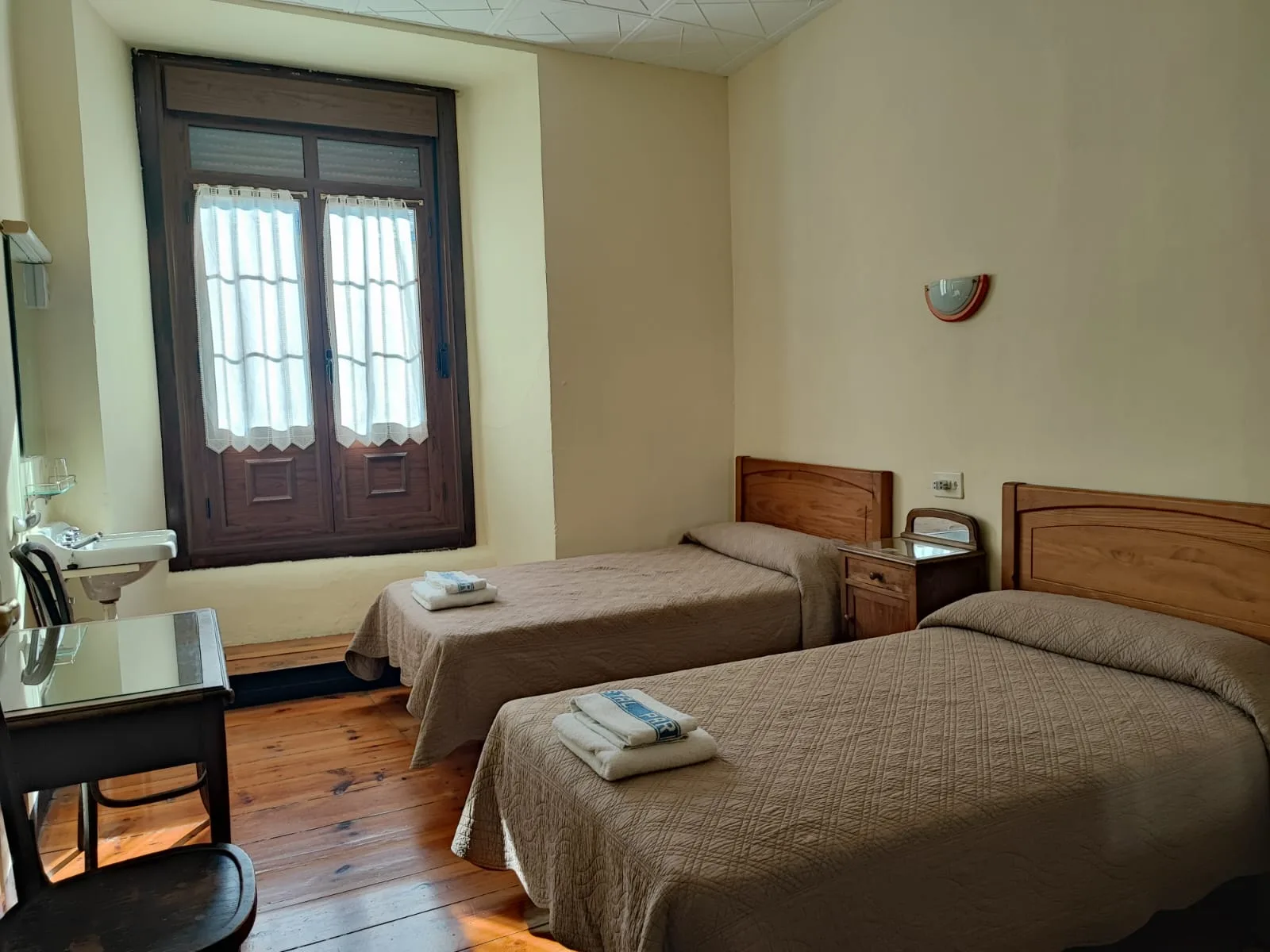 Hostal París