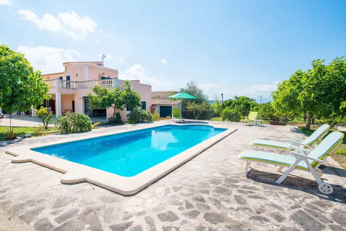 Holiday rentals in Villa sa fonera, Maria de la Salut