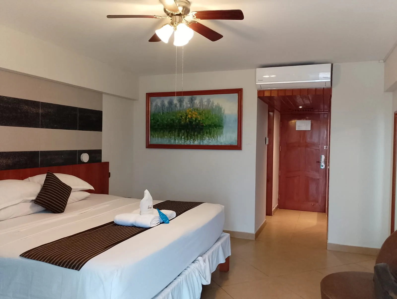 Habitación con cama king