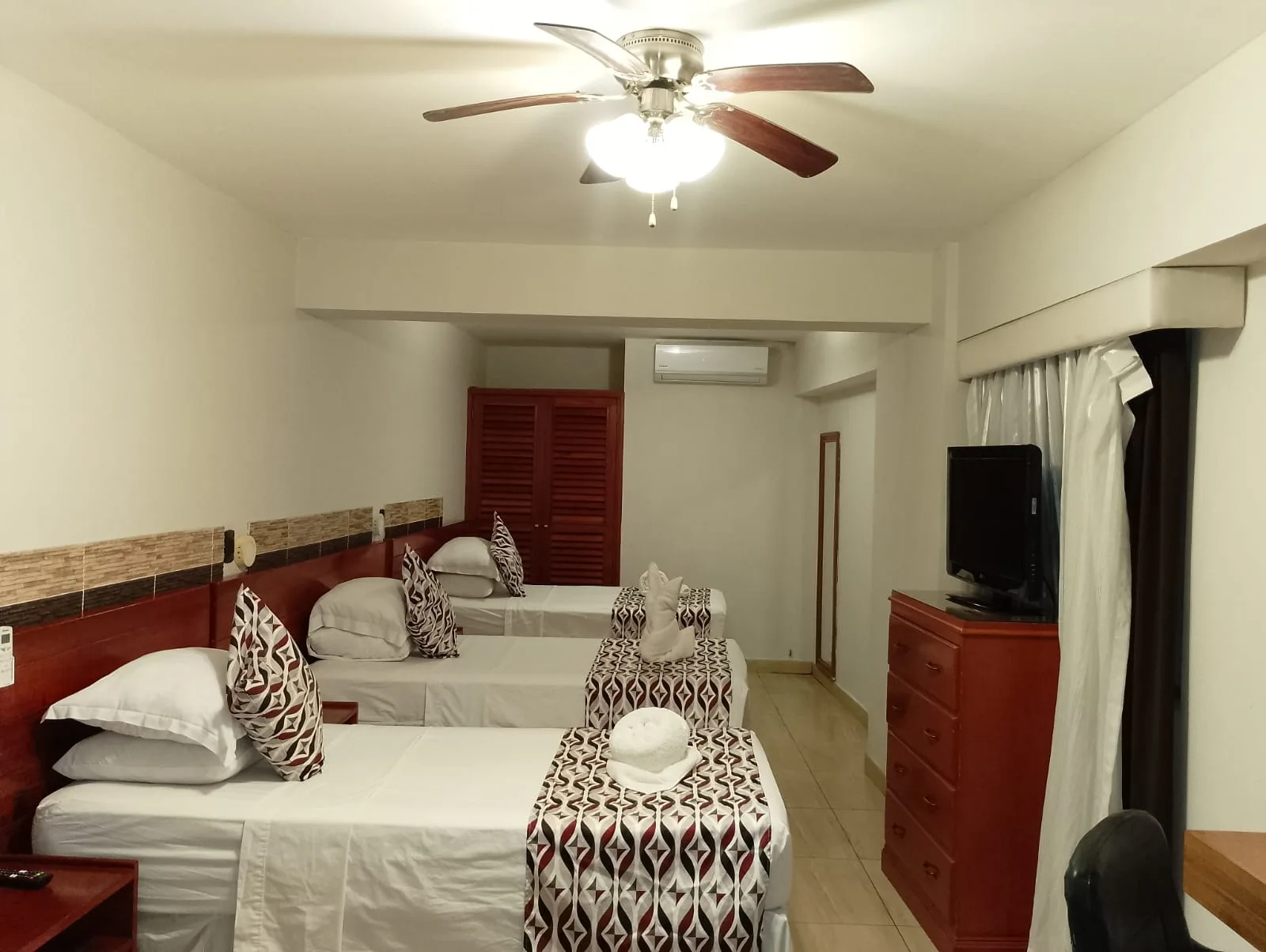 Triple room