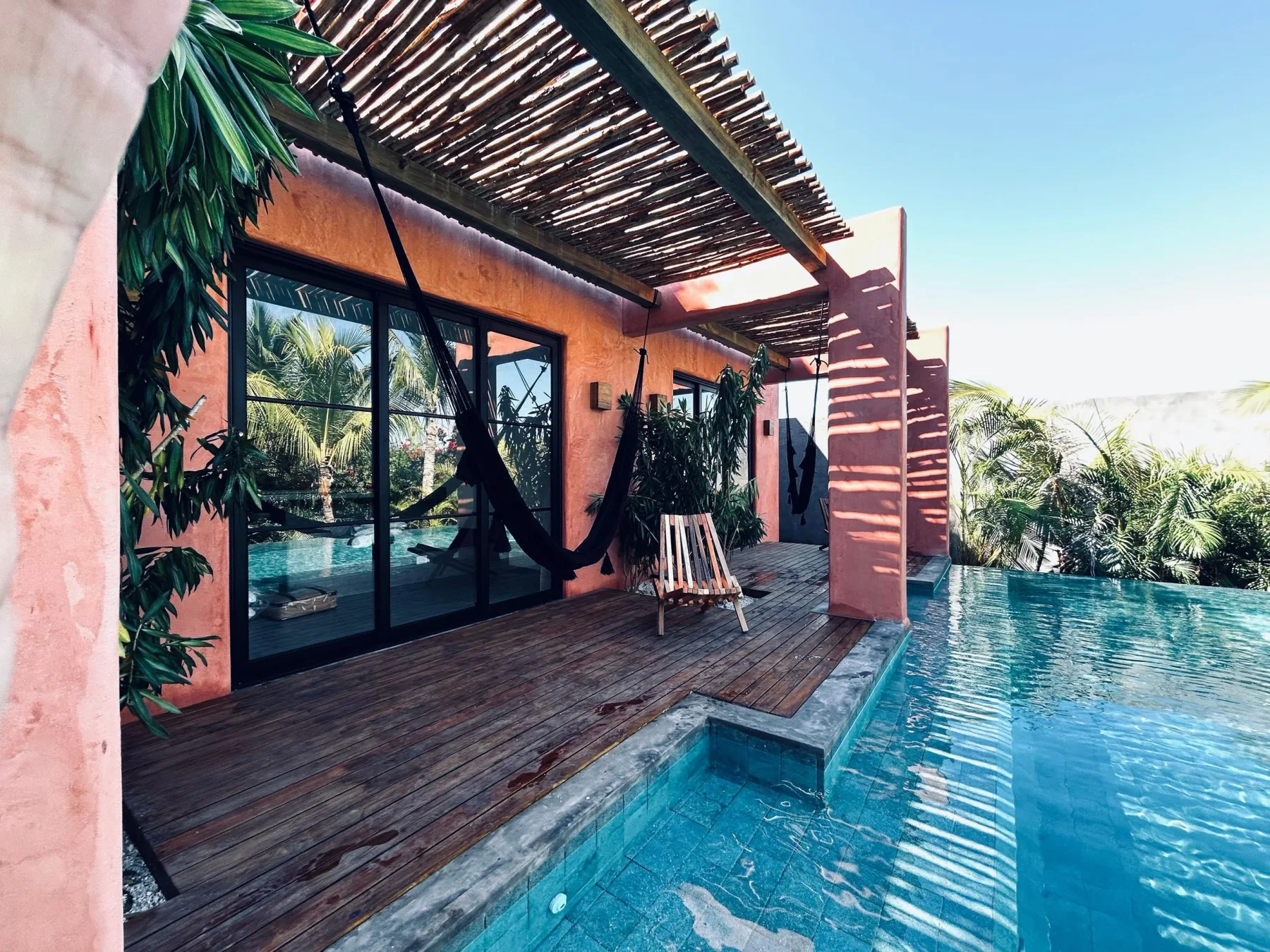 Swim-Up Suite terrace