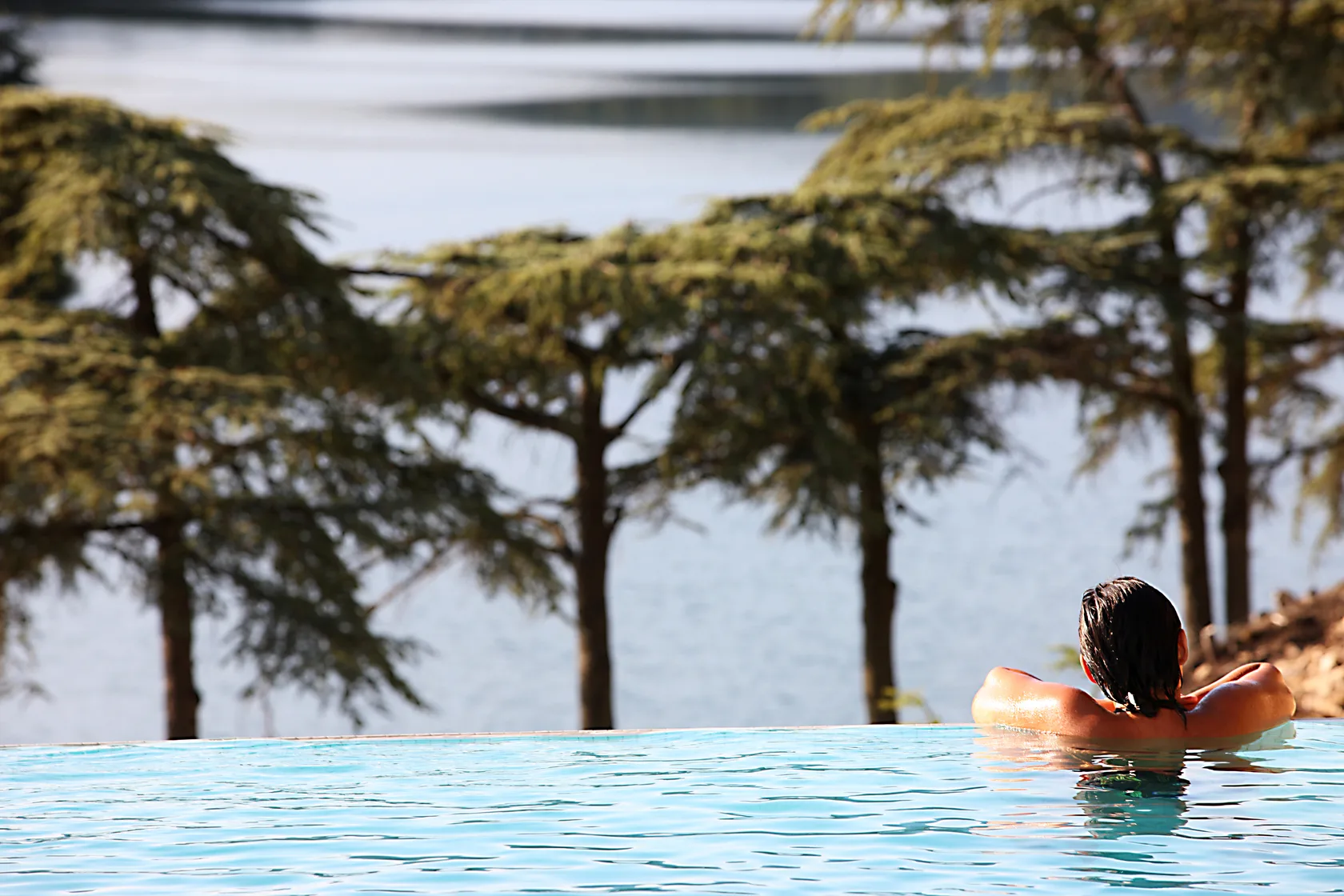 Auberge du Lac pool with lake view