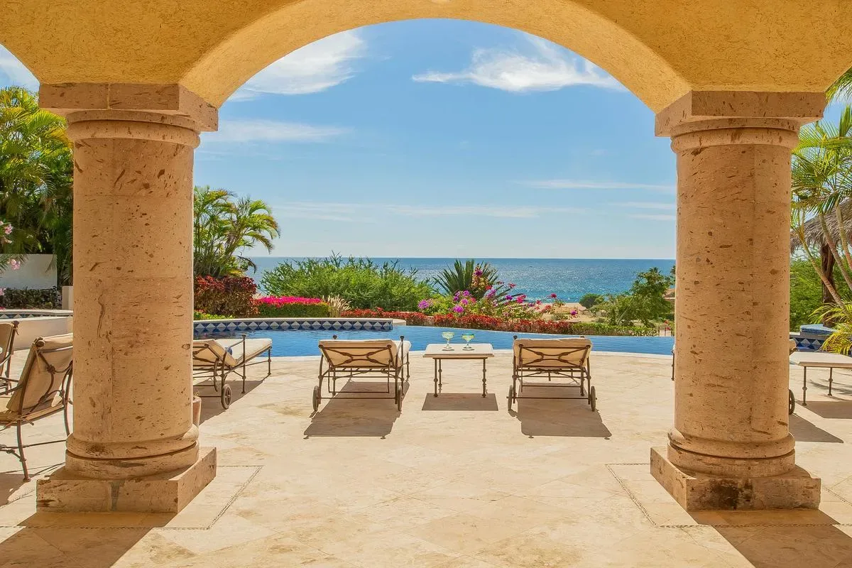 Stunning 5BR Oceanfront Villa w/ Pool