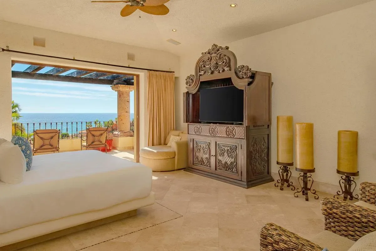 Stunning 5BR Oceanfront Villa w/ Pool