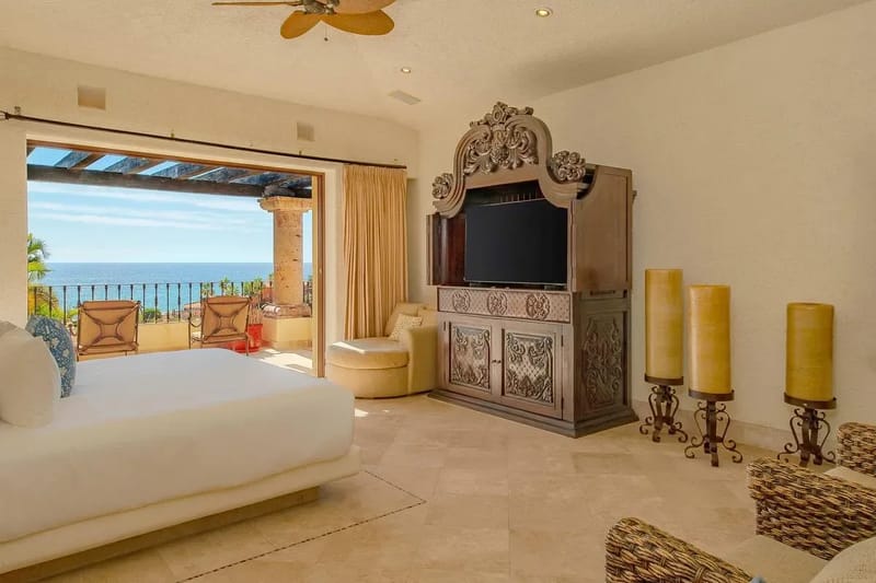 Stunning 5BR Oceanfront Villa w/ Pool