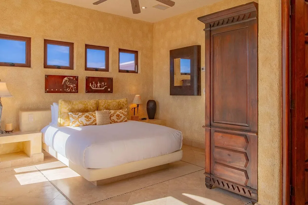 Stunning 5BR Oceanfront Villa w/ Pool