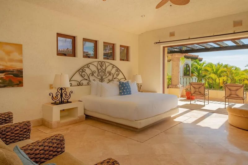 Stunning 5BR Oceanfront Villa w/ Pool