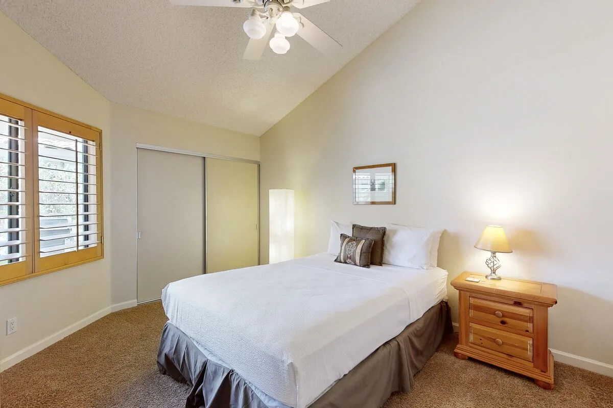 Shoal Creek Manor