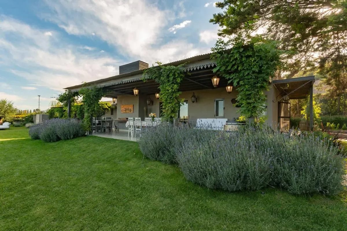 Unique 2BR House w/ AC & Vineyard Views