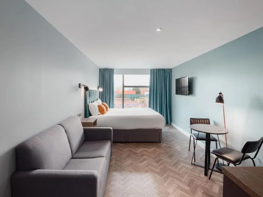 Aptel East | London