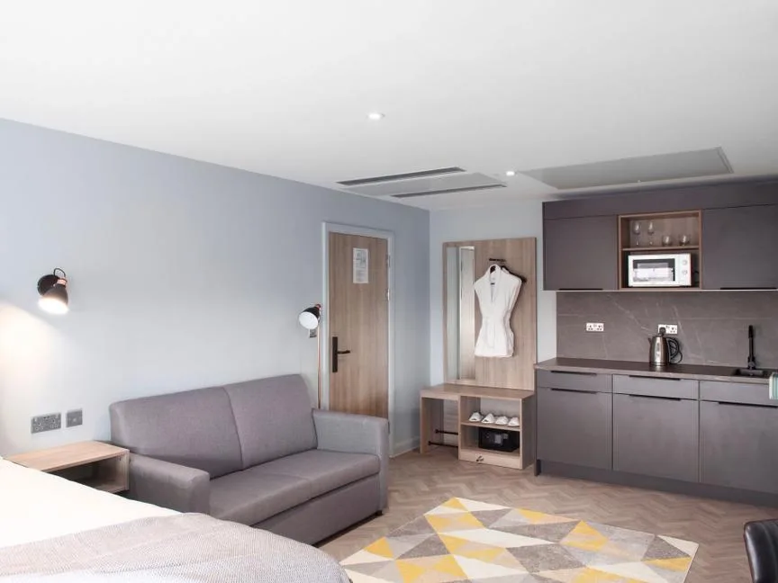 Aptel East | London