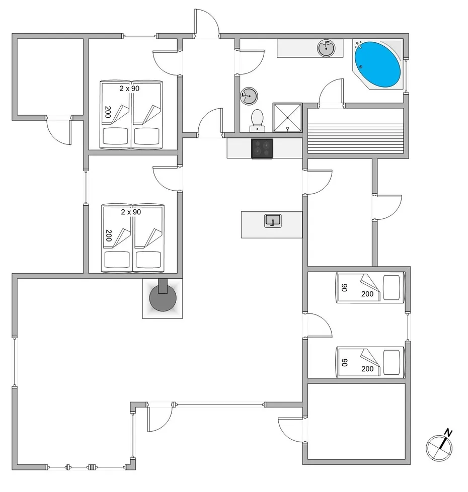 Plano de planta con varias habitaciones alrededor de un espacio central abierto.