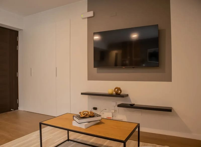 2BR w/ Balcony Near Malecón in Miraflores