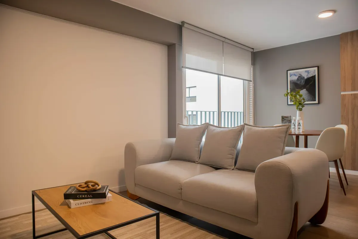 2BR w/ Balcony Near Malecón in Miraflores