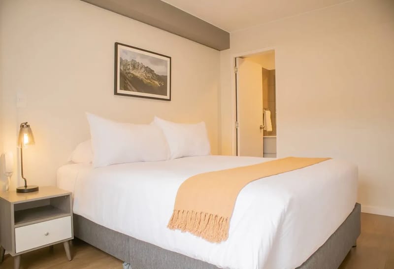 2BR w/ Balcony Near Malecón in Miraflores