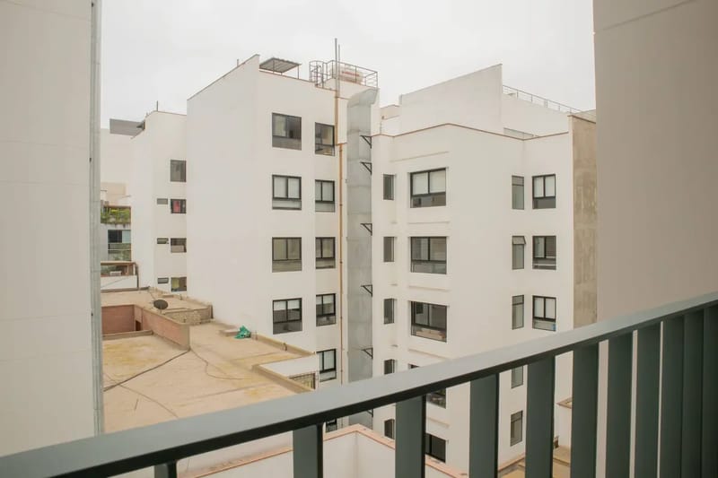 2BR w/ Balcony Near Malecón in Miraflores