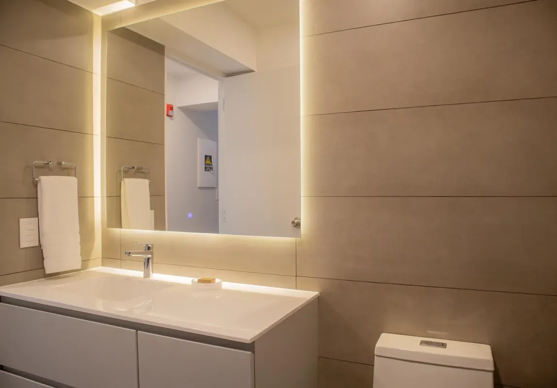2BR w/ Balcony Near Malecón in Miraflores