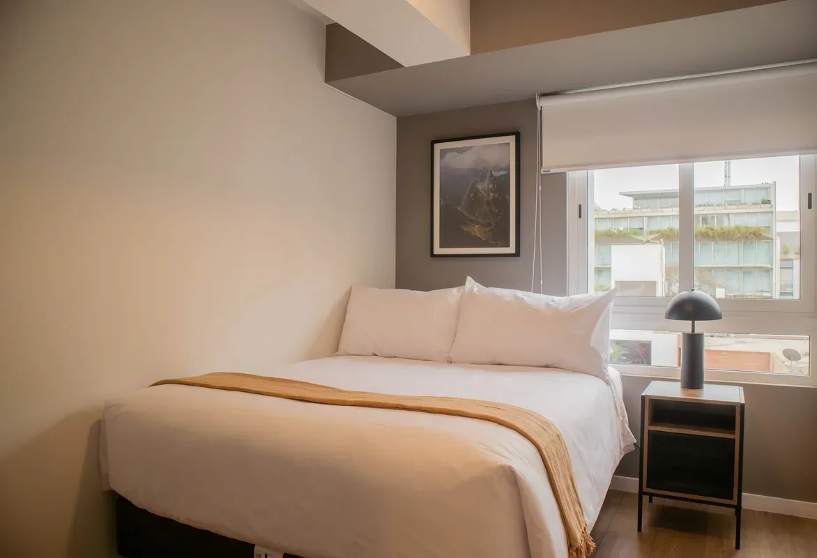 2BR w/ Balcony Near Malecón in Miraflores