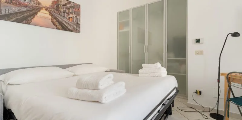 GuestHost - Comfy Studio X2 in Navigli District