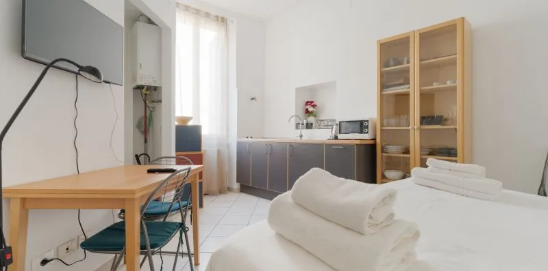 GuestHost - Comfy Studio X2 in Navigli District