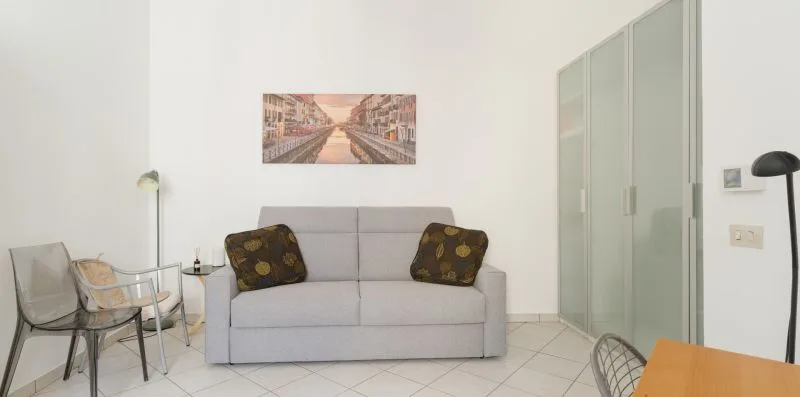 GuestHost - Comfy Studio X2 in Navigli District