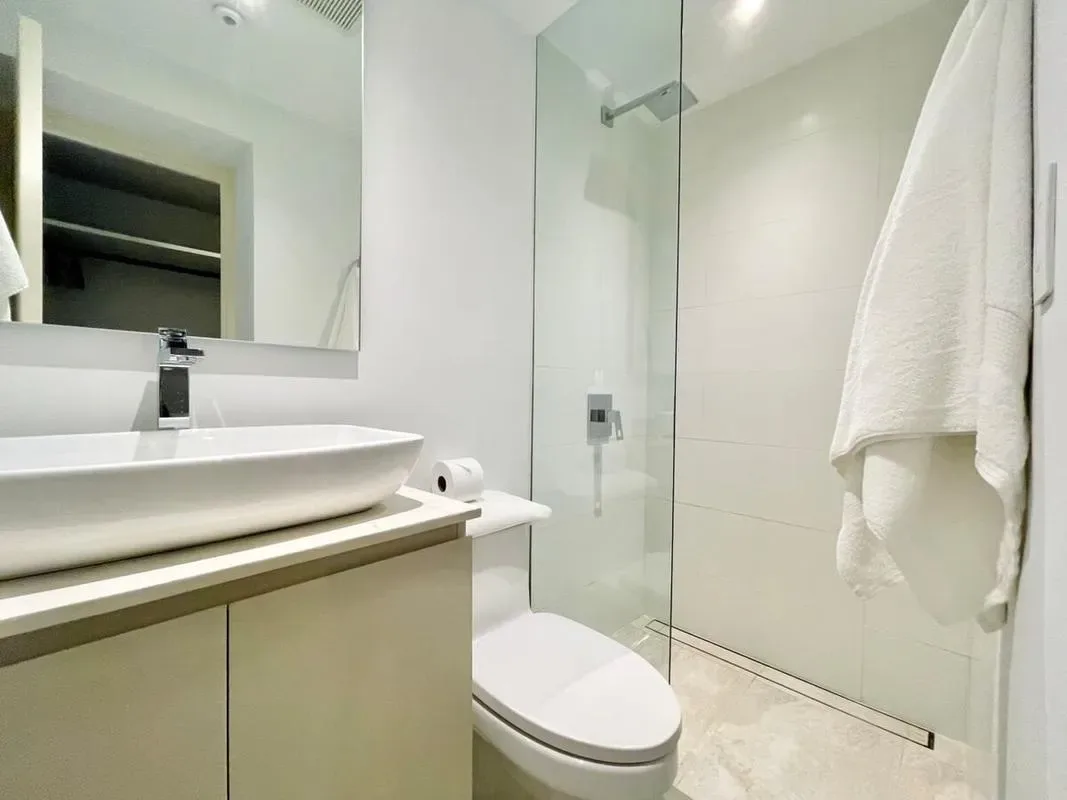 Spacious 1BR in Casco Antiguo w/ Rooftop