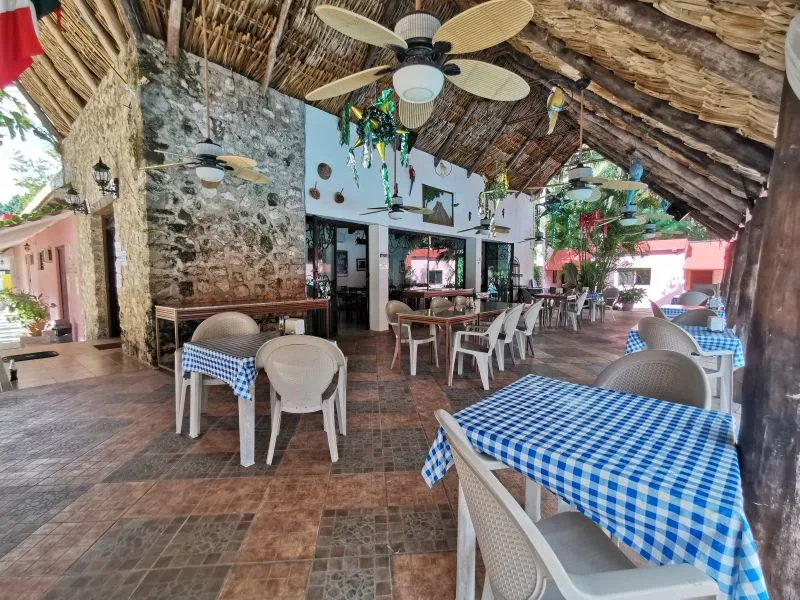Restaurante con palapa