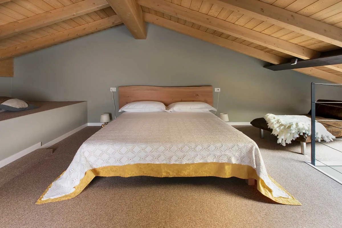 Via Set apartment sleeping area
