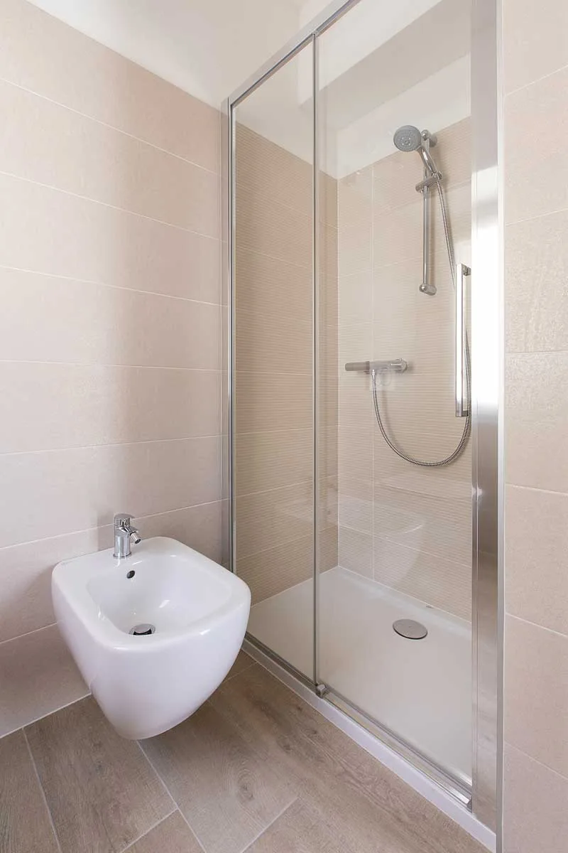 Belvedere apartment bathroom with shower