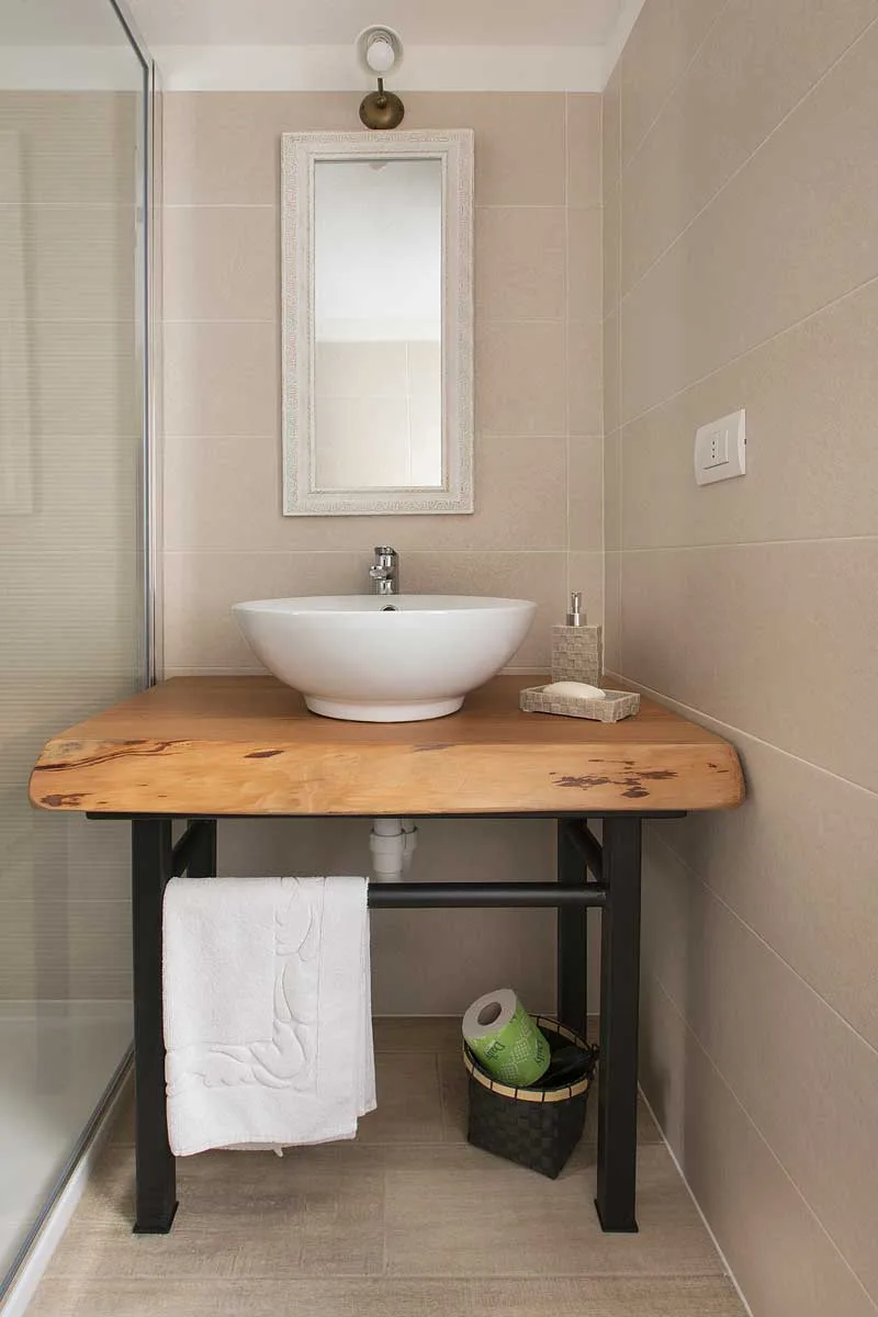 Via Set apartment bathroom sink