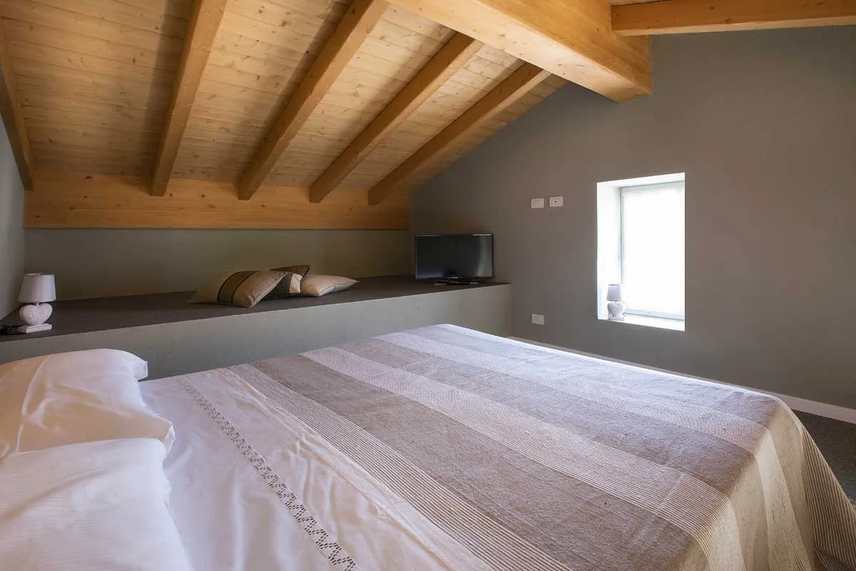 Belvedere apartment mezzanine with double bed