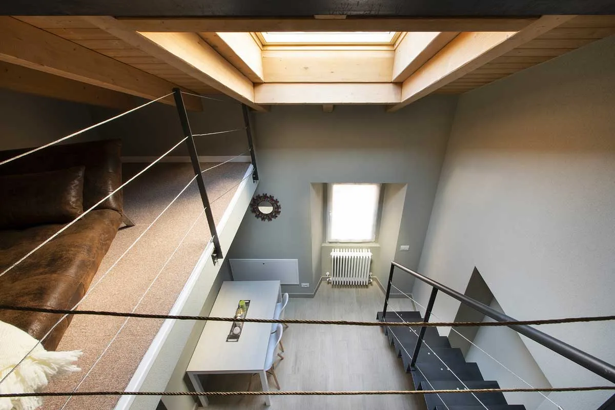 Via Set apartment table and mezzanine