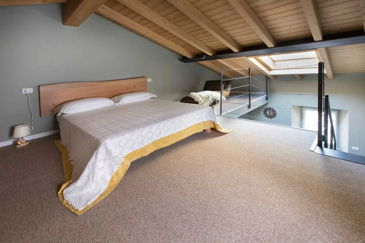 Via Set apartment mezzanine with double bed