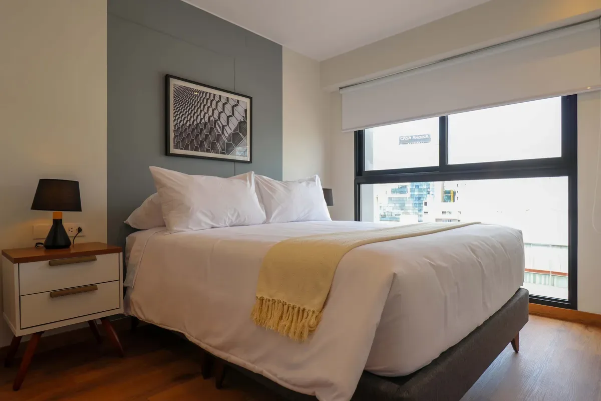 Luminous 2BR w/ Balcony in Miraflores