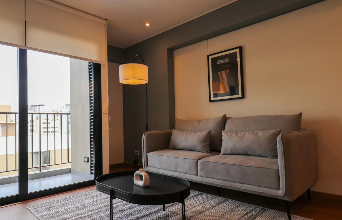Luminous 2BR w/ Balcony in Miraflores