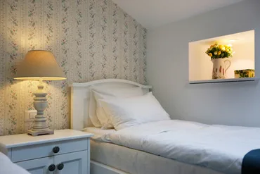 Topaz room