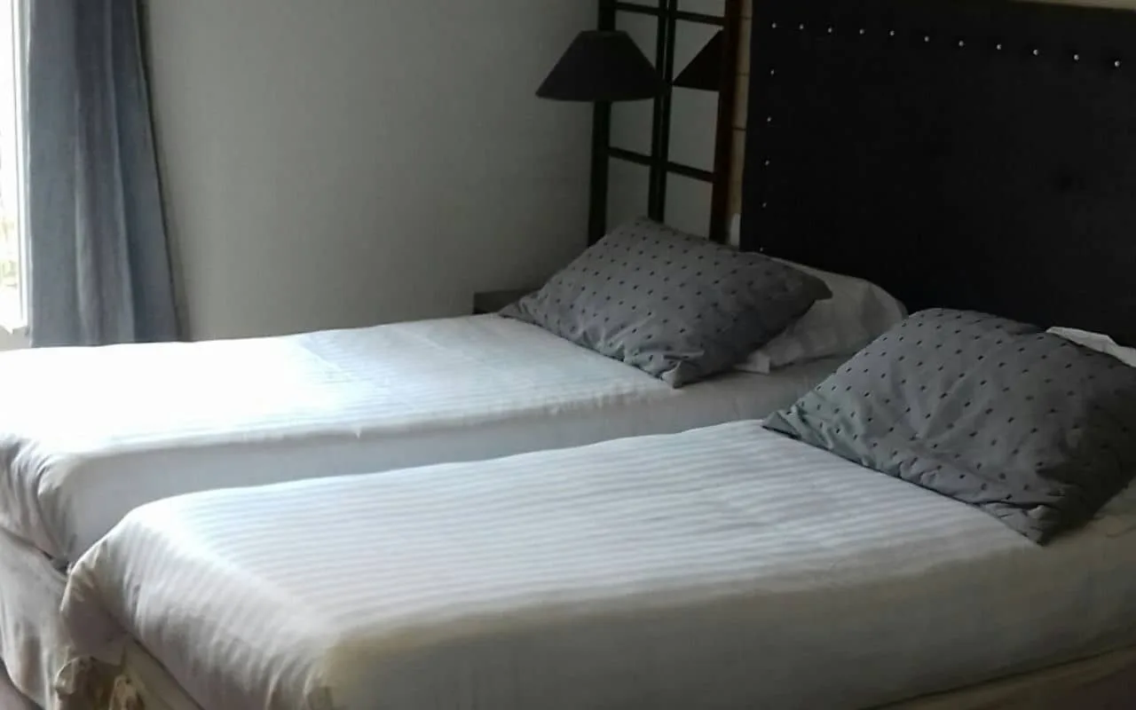 Habitación triple o con dos camas individuales del lado del pueblo