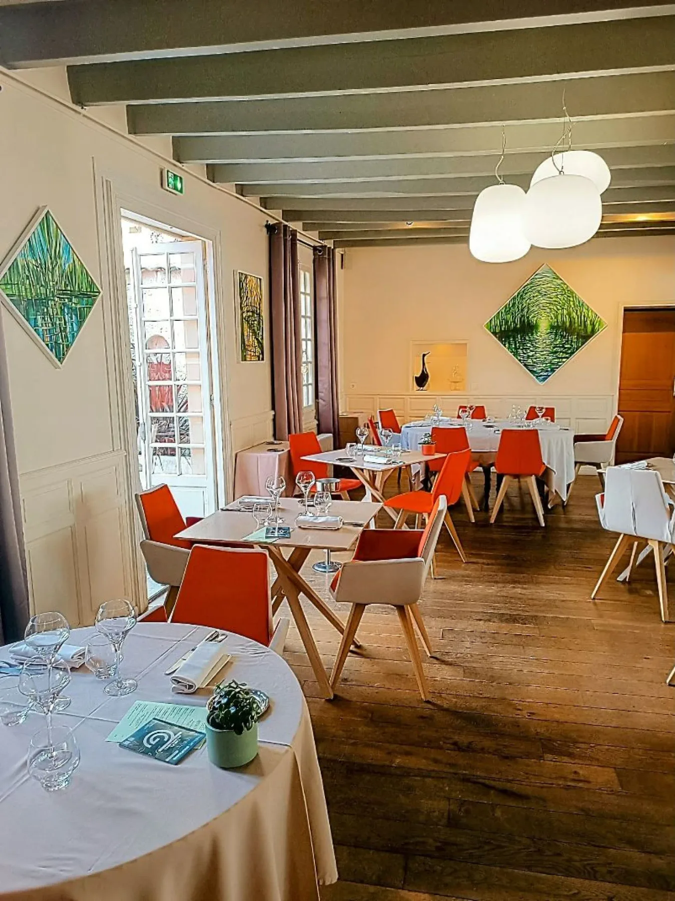 Restaurant dining room