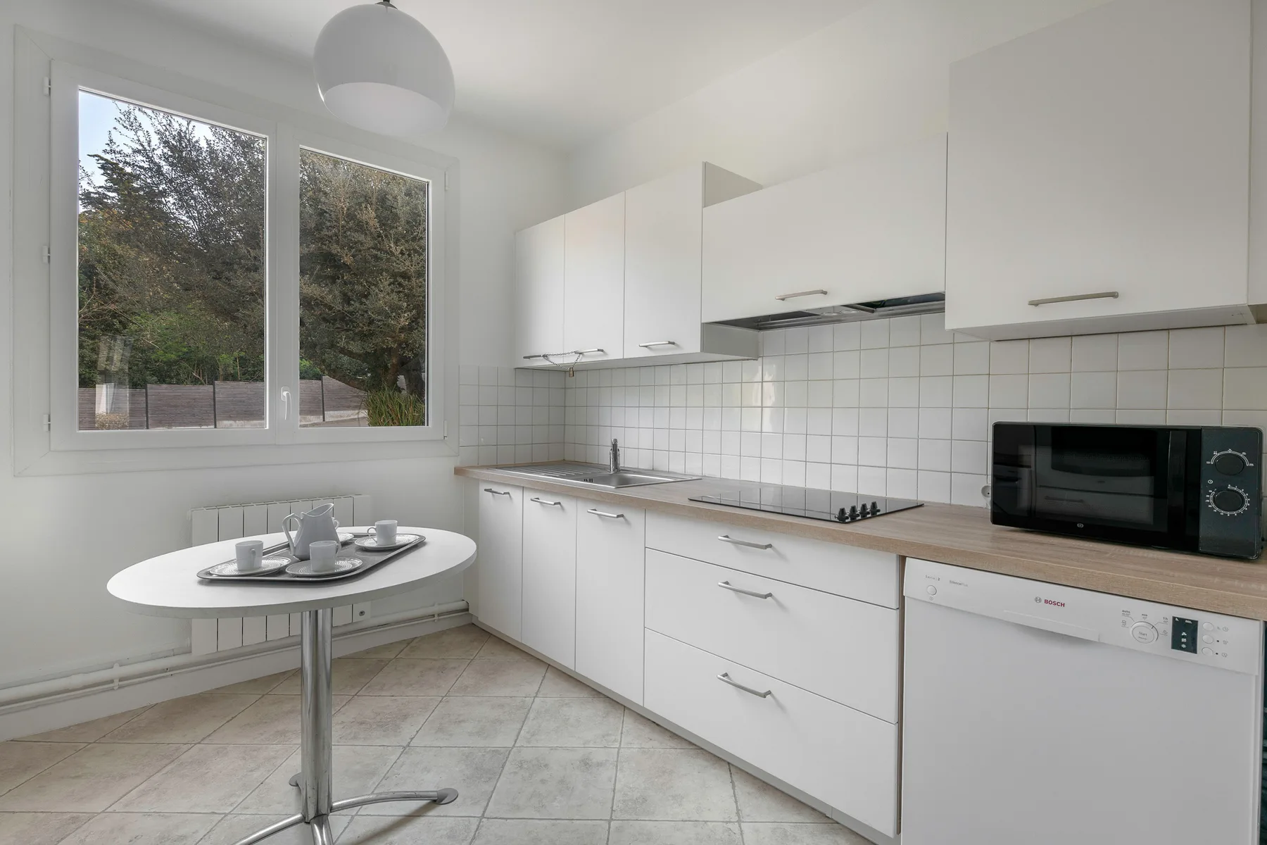 Apartment listing gallery photo