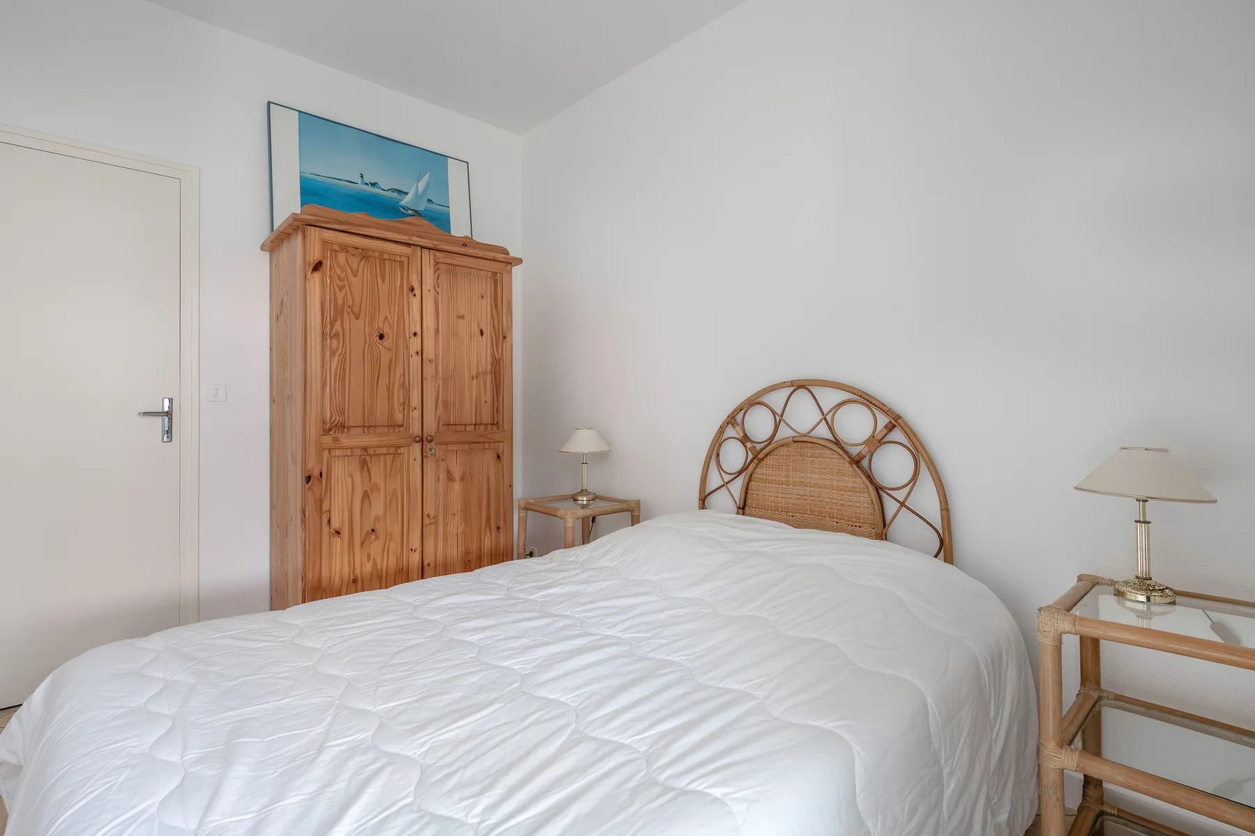 Apartment listing gallery photo