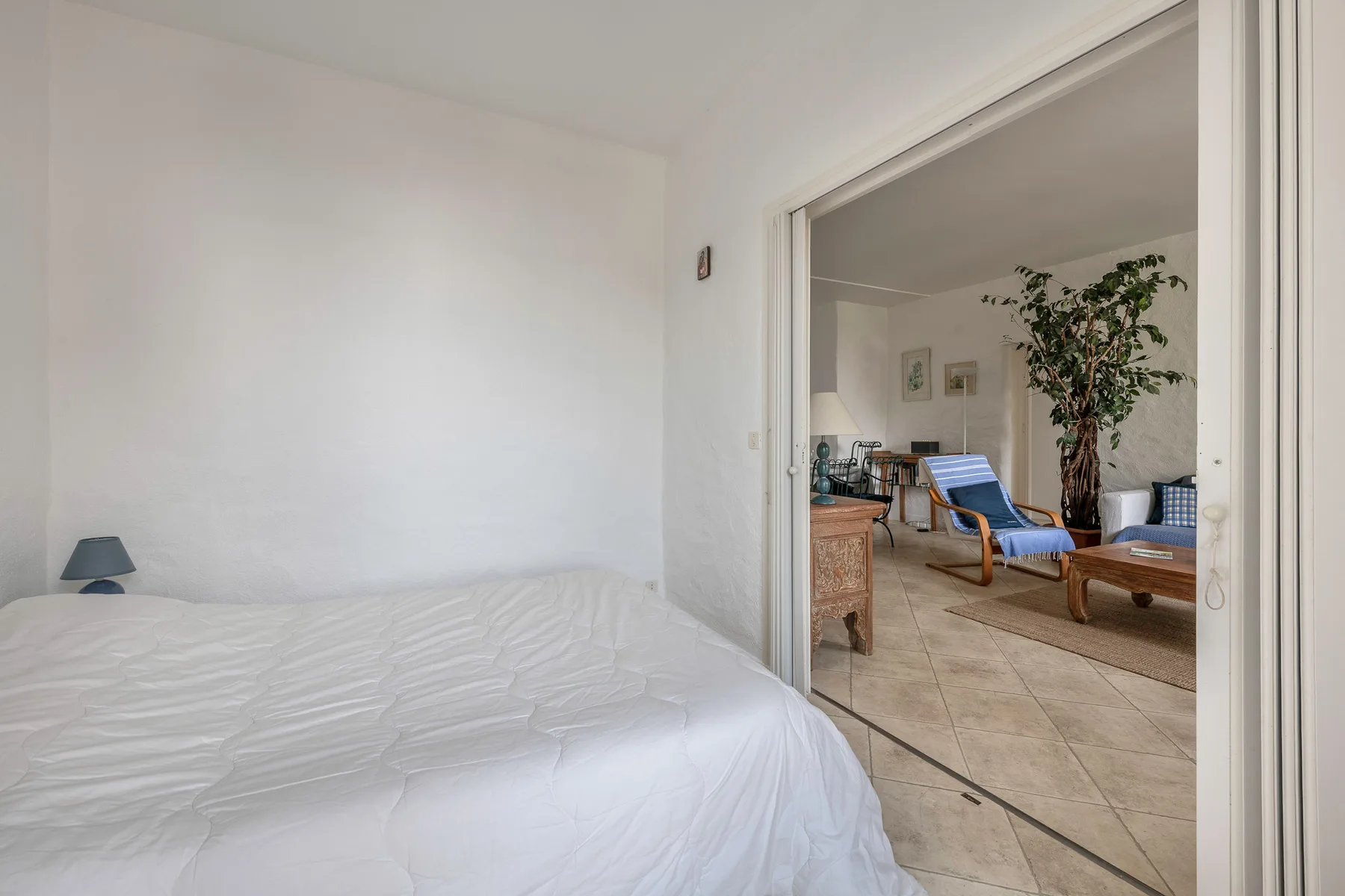 Apartment listing gallery photo