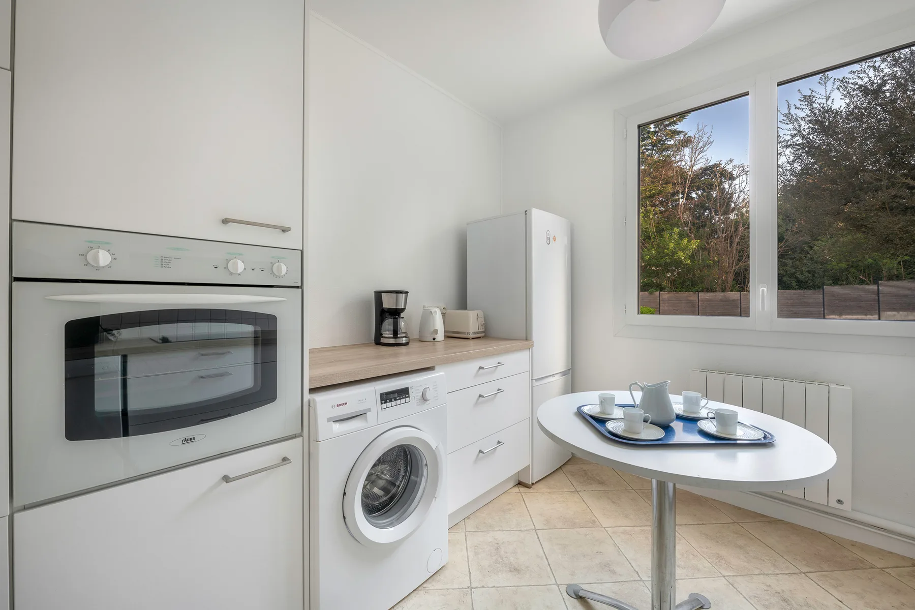 Apartment listing gallery photo