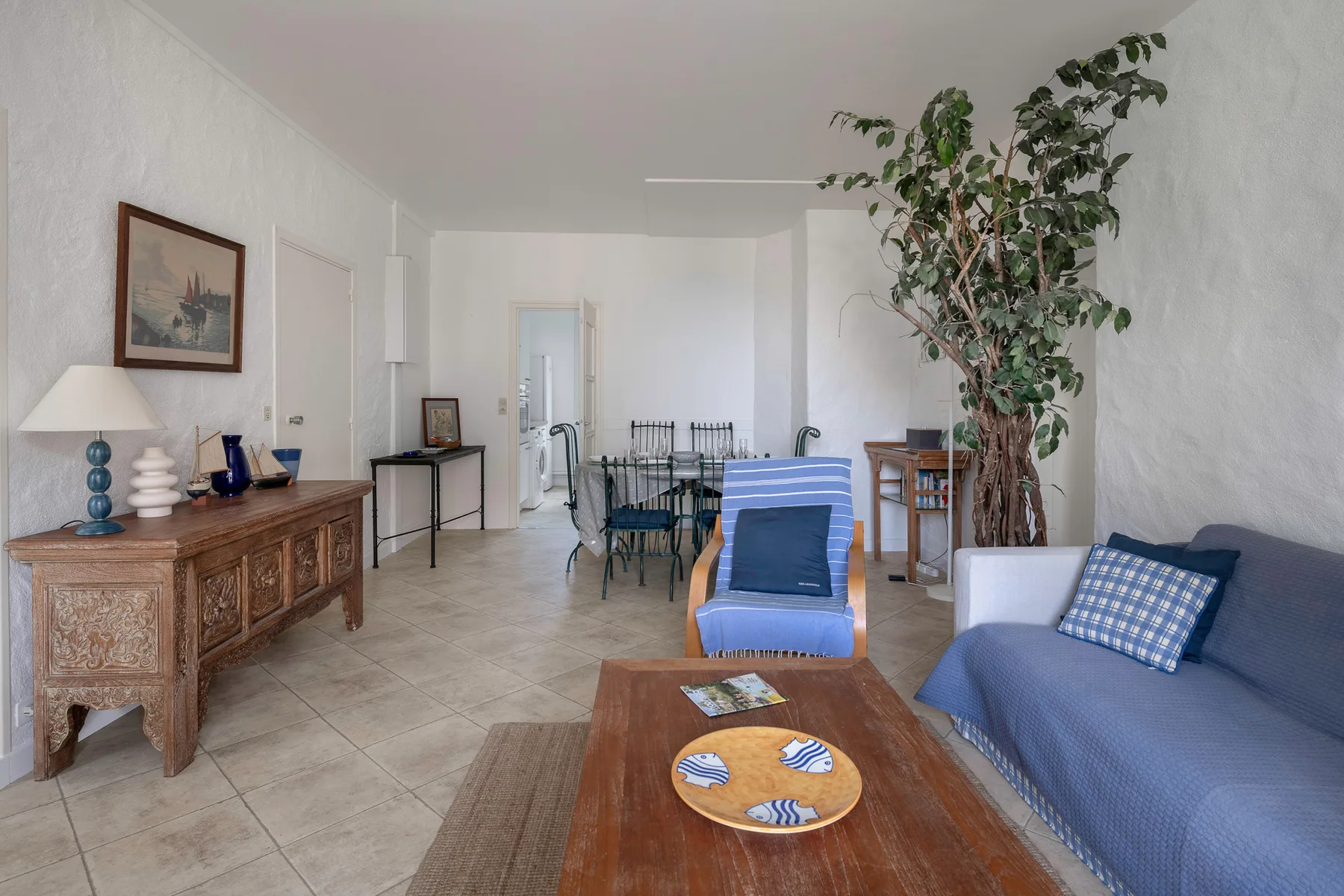 Apartment listing gallery photo