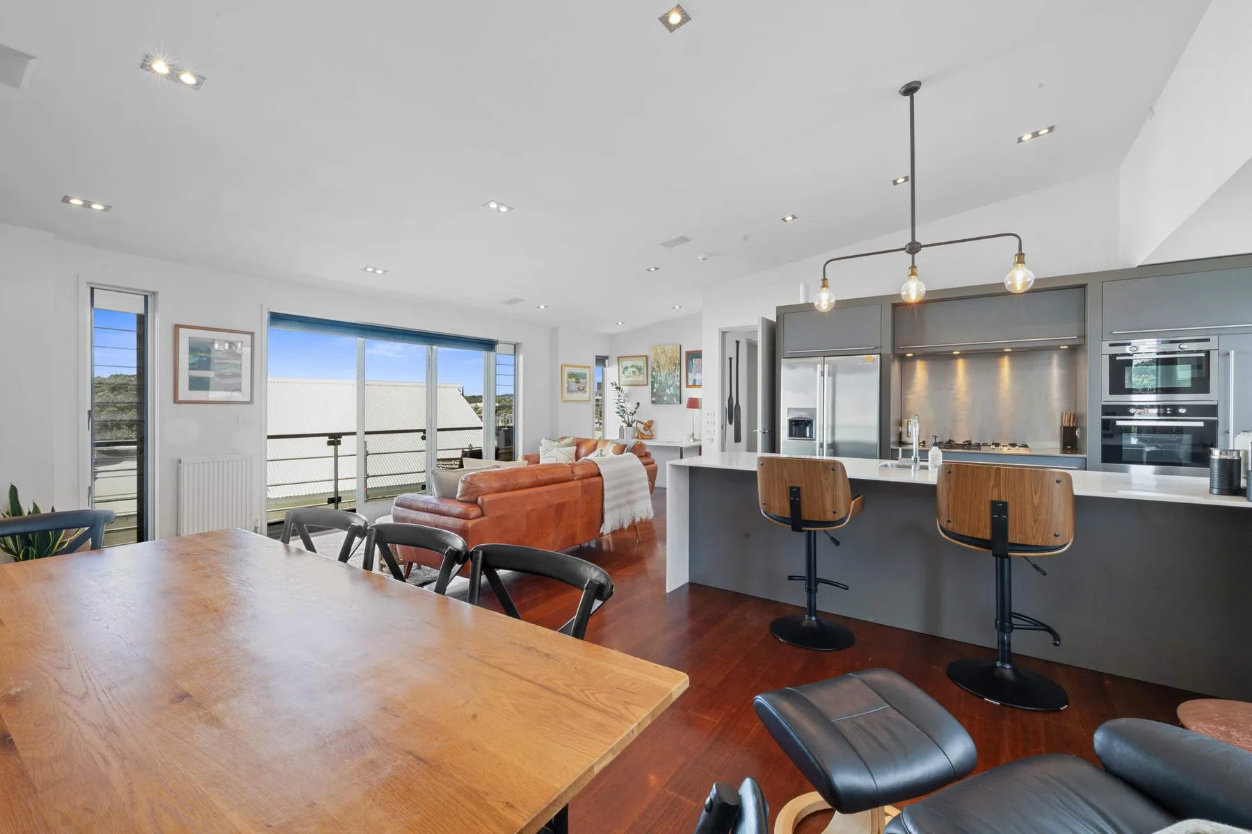 East End Escape – prime location just moments from the Scenic Coastal Walkway