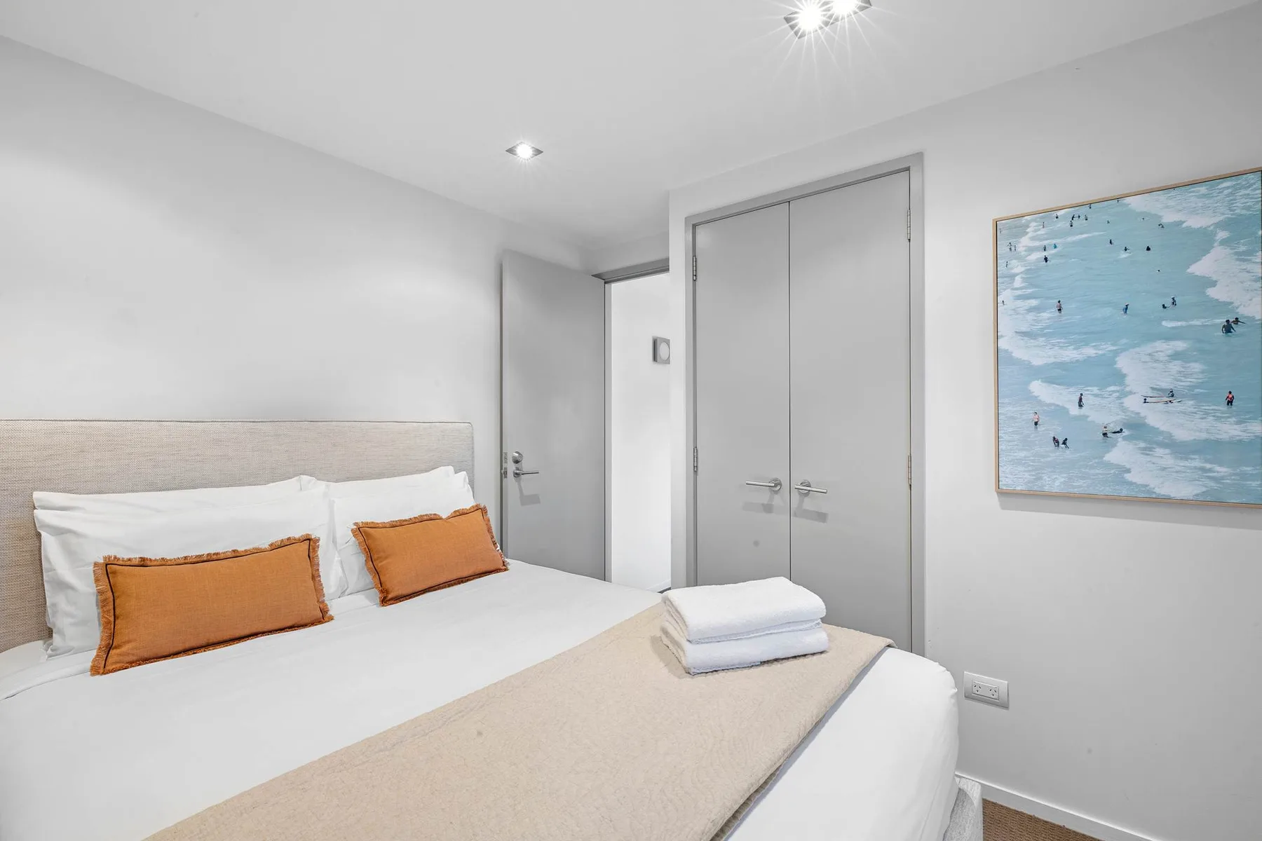 East End Escape – prime location just moments from the Scenic Coastal Walkway