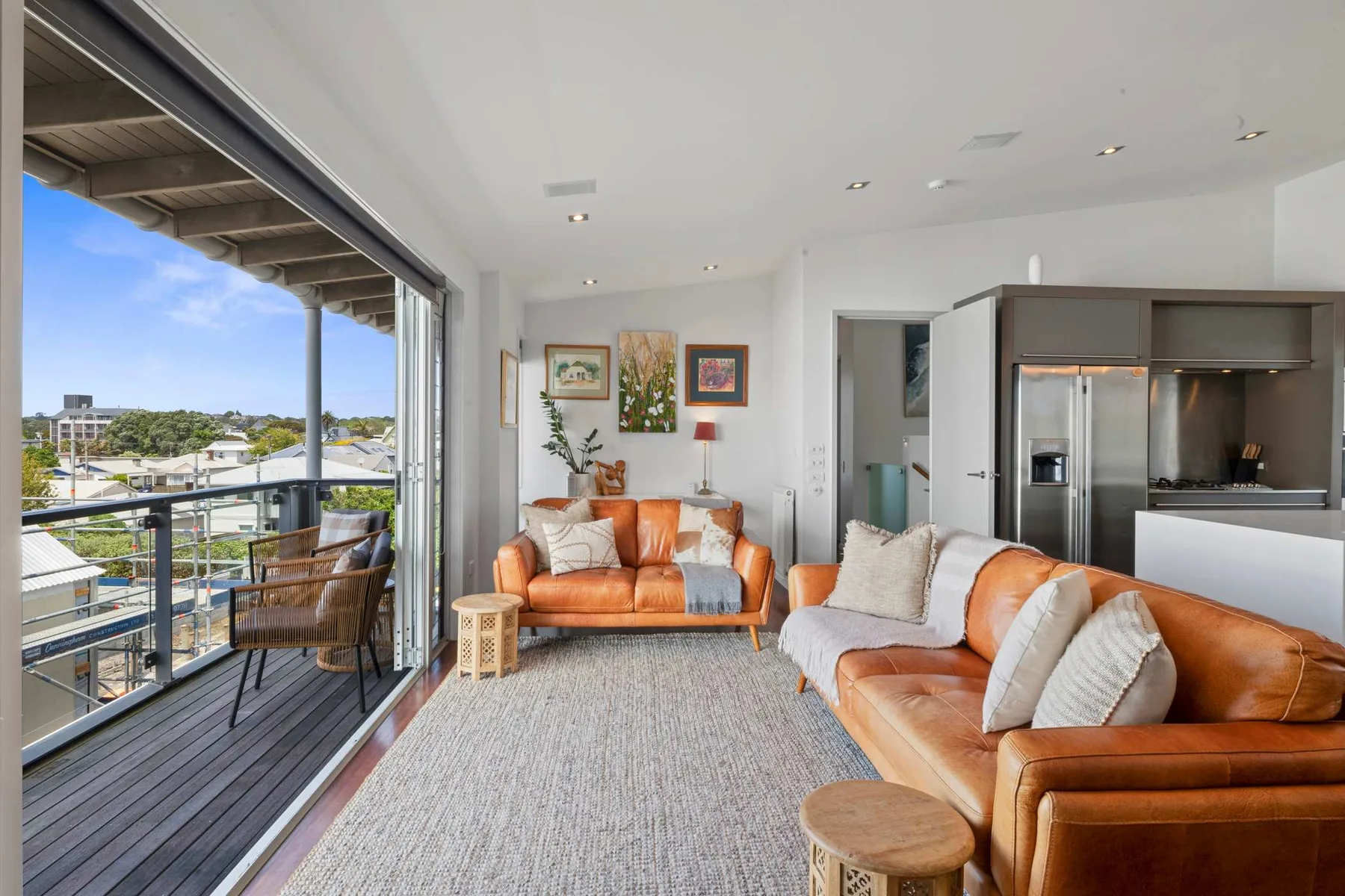 East End Escape – prime location just moments from the Scenic Coastal Walkway